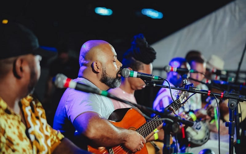 Poesia E Samba Raiz No Anivers Rio Do Projeto Sarau Misto Brasil