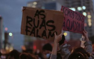 filme brasileiro “Democracia em Vertigem” Misto Brasília