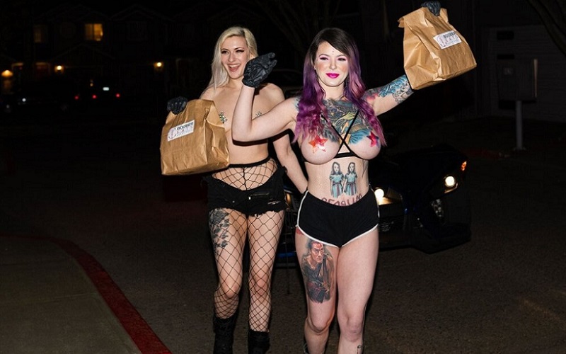 Clube de strip-tease faz entrega de comida na pandemia