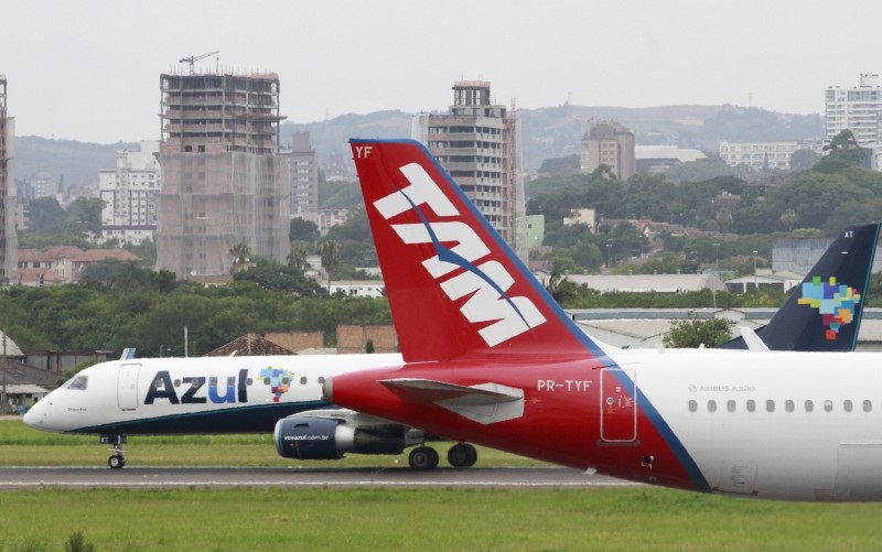 Latam e Azul Aviões Misto Brasília