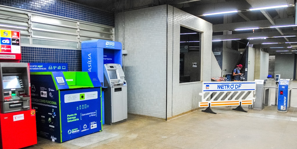 Postos de coleta de lixo eletrônico estão sendo instalados nas estações Guará, Águas Claras, Terminal Samambaia, Ceilândia Centro e Terminal Ceilândia/Joel Rodrigues/Agência Brasília