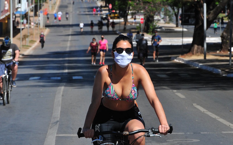 Universidades do Rio sugerem volta das máscaras contra a Covid-19