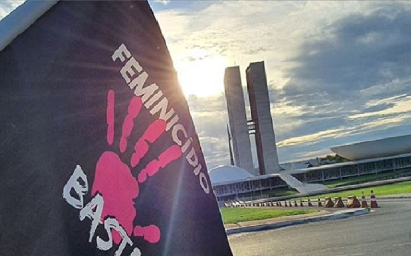 Feminicídio aumento da pena Misto Brasil