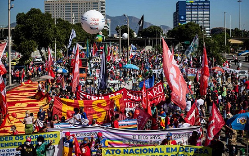 Oposição volta às ruas contra Bolsonaro em Brasília e outras capitais
