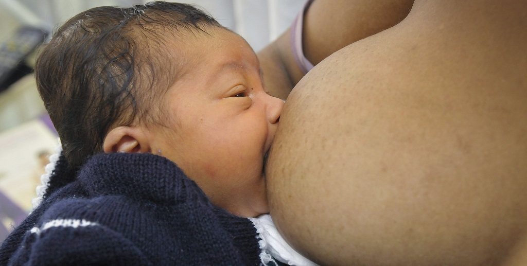 Amamentação bebê leite materno DF Misto Brasília