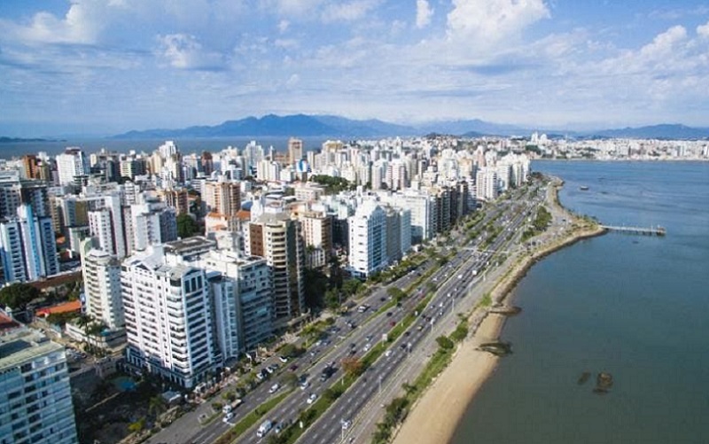 Ônibus vai ligar o Aeroporto de Florianópolis com Porto Alegre