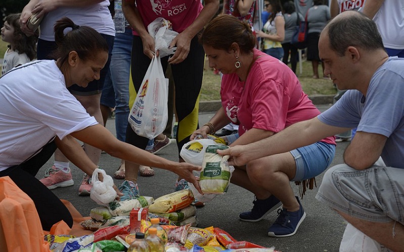 Pobreza doações alimentos Misto Brasília