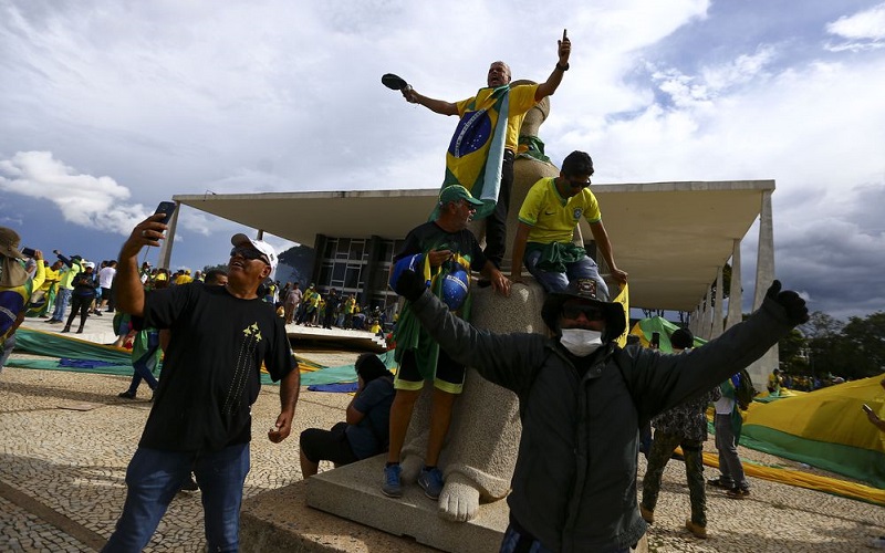 Invasão STF manifestantes Misto Brasília