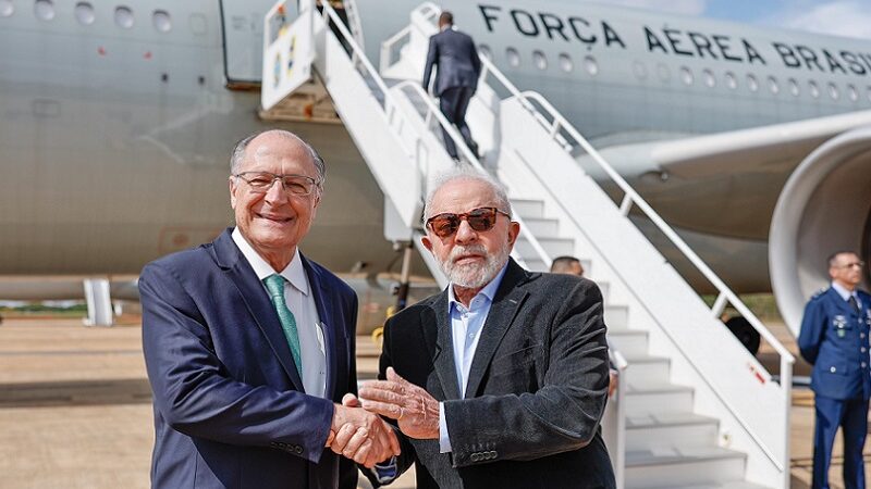Lula embarca para Dubai, que realiza a Conferência do Clima
