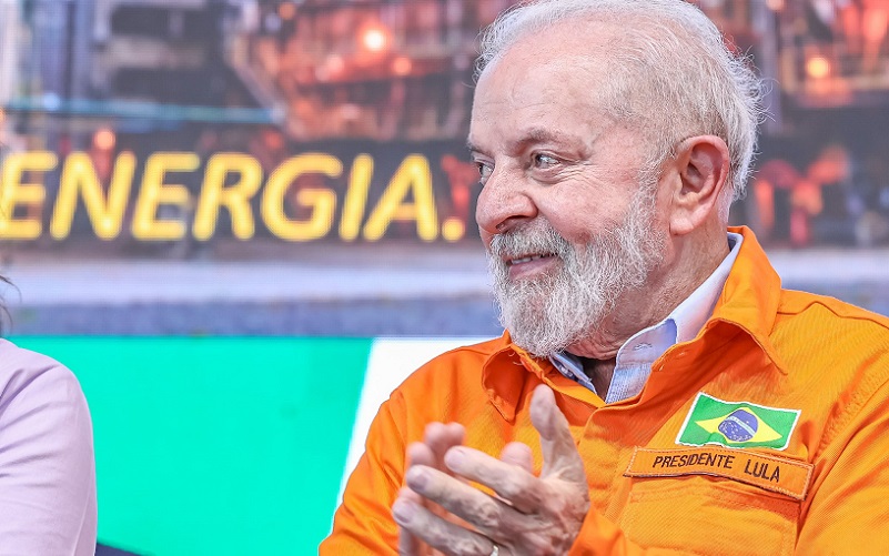 Lula da Silva uniforme Petrobras Misto Brasil