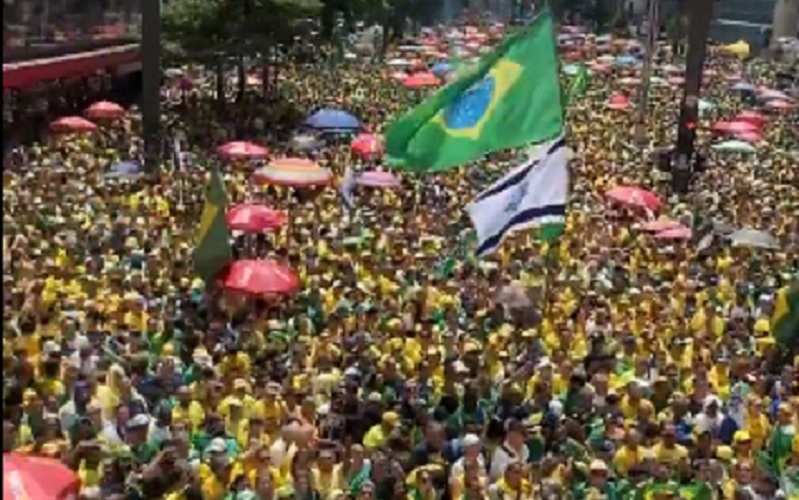 Bolsonaro diz em ato na Paulista que não planejou tentativa de golpe