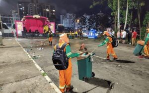 Carnaval limpeza pública DF Misto Brasil