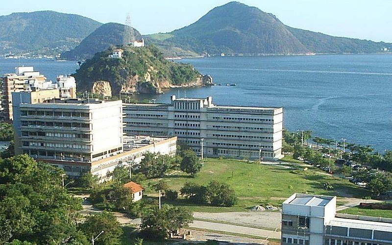Universidade Federal Fluminense RJ Misto Brasil