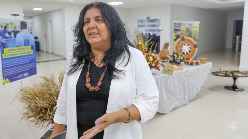Sandra Madeira é diretora da Cadeia Produtiva e Economia Solidária da Sedet, que envolve 13 mil artesãos no DF/Joel Rodrigues/Agência Brasília