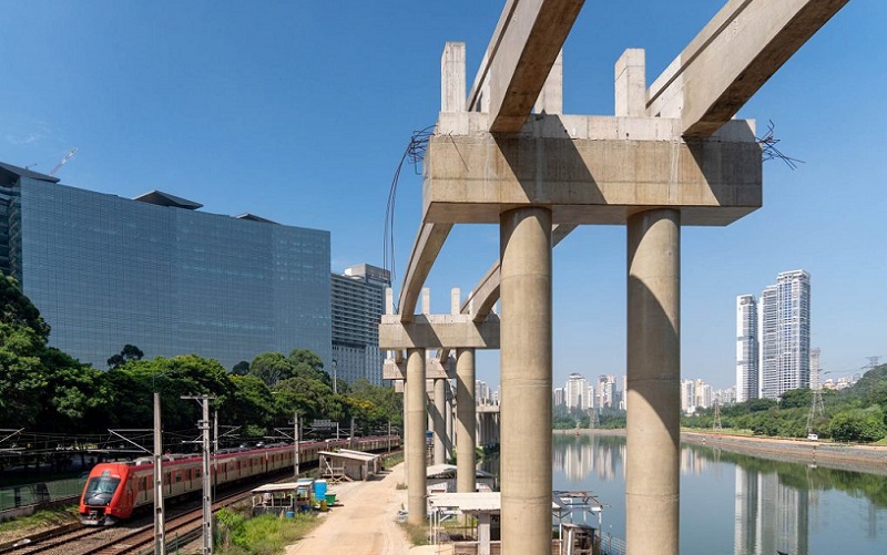 Empresa entrega primeiro trem para a nova linha do metrô de São Paulo