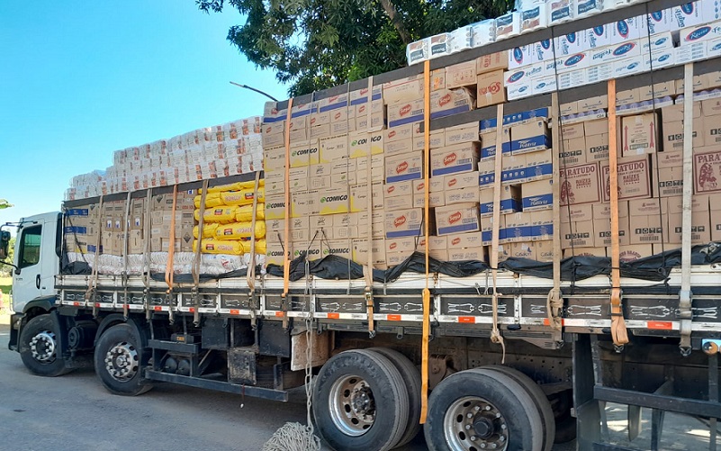 Caminhão carregamento apreensão DF Misto Brasil