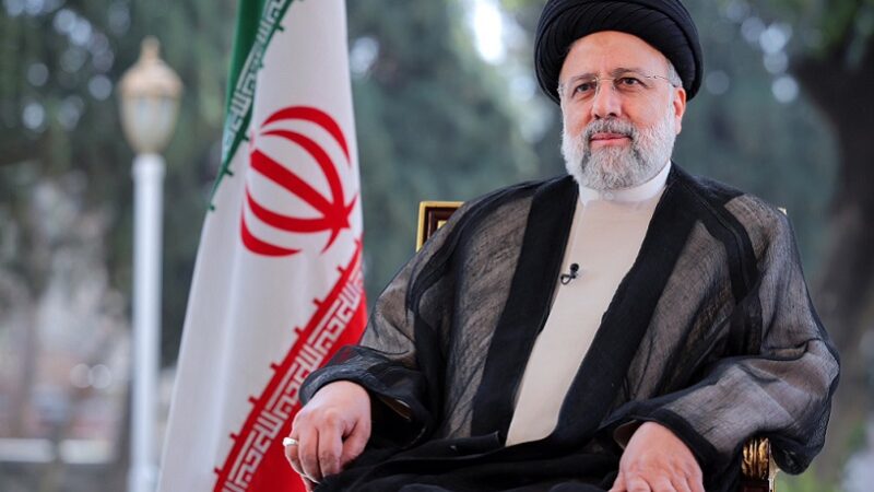 Vice-presidente do Irã confirmou na madrugada morte do presidente
