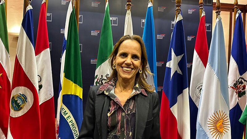 Brasileira eleita secretária-geral de faculdade latino-americana