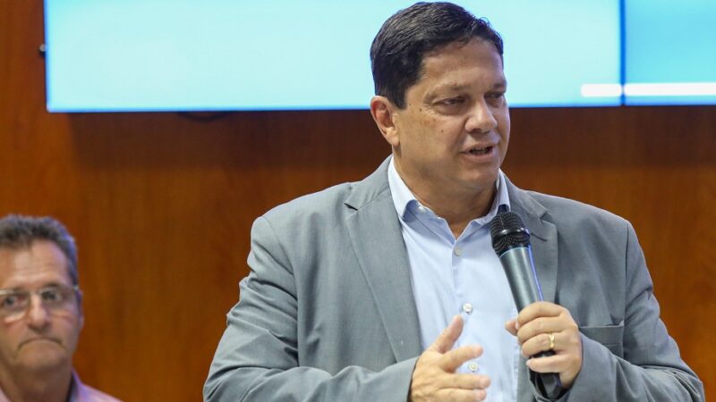 Izídio Santos, presidente da Terracap, durante solenidade de regularização fundiária para 3,6 mil moradores/Renato Alves/Agência Brasília